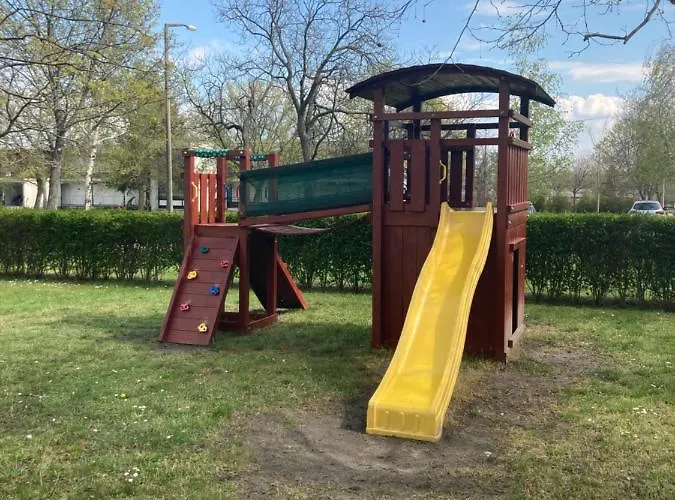 דירה Part11 באלאטונפורד